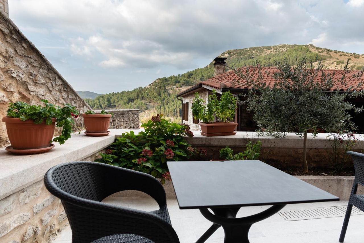 Kaza Guesthouse Dimitsana Exteriör bild