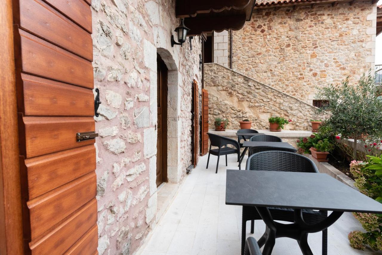 Kaza Guesthouse Dimitsana Exteriör bild