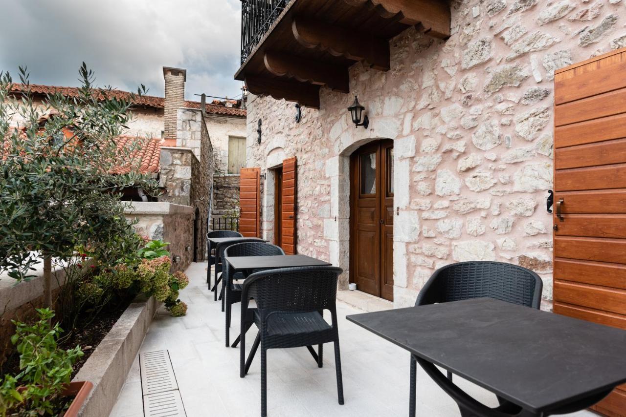 Kaza Guesthouse Dimitsana Exteriör bild