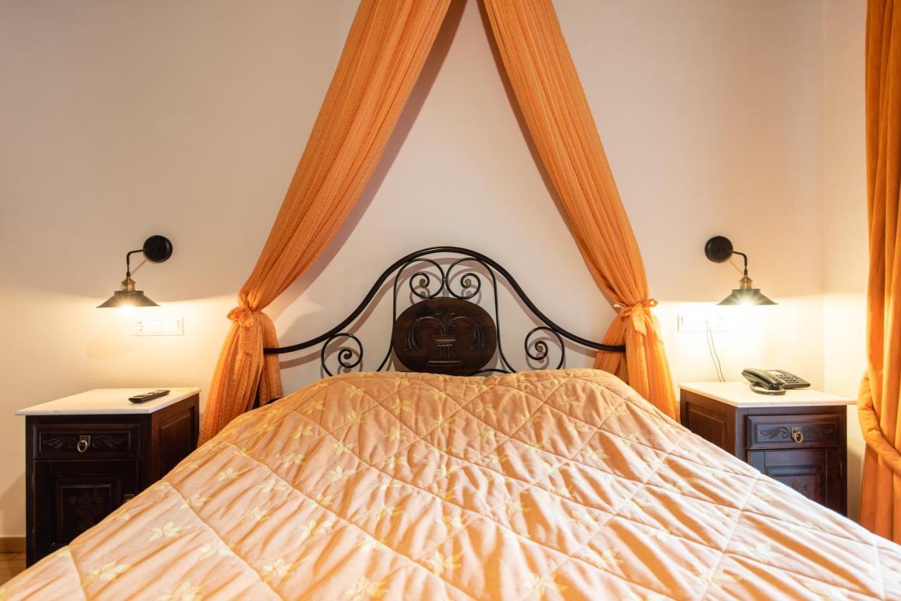 Kaza Guesthouse Dimitsana Exteriör bild